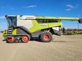 2022 CLAAS Combine 8700TT