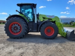 2022 CLAAS Tractor Axion 820