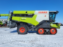 2021 CLAAS Combine 8700TT