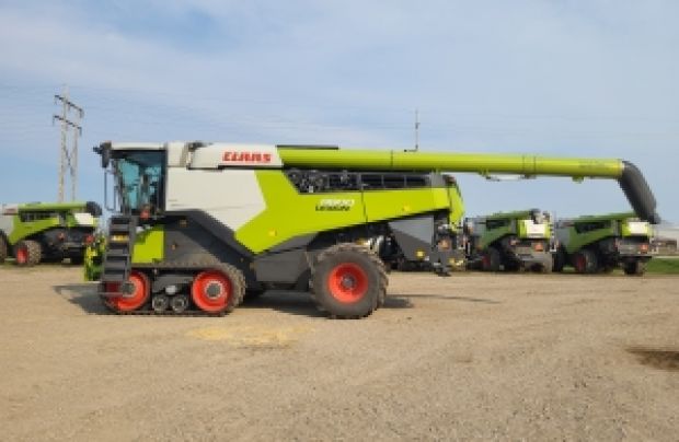 2022 CLAAS Combine 8800TT