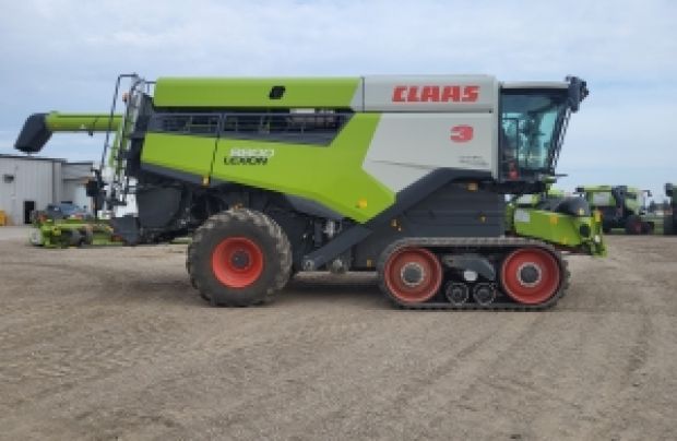 2022 CLAAS Combine 8800TT