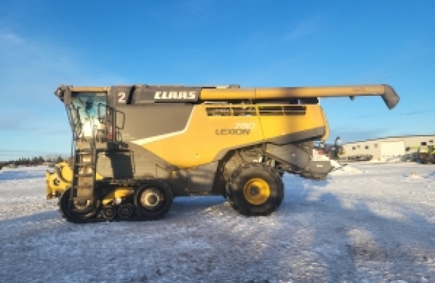 2018 CLAAS Combine 780TT