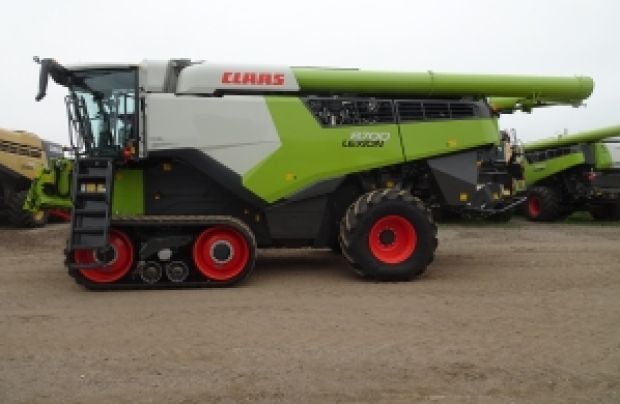 2024 CLAAS Combine 8700TT