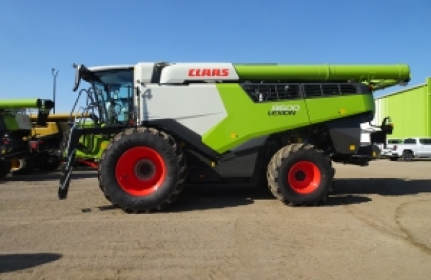 2023 CLAAS Combine 8600