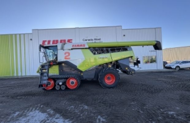 2022 CLAAS Combine 8600TT