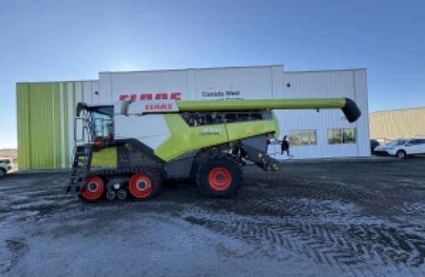 2021 CLAAS Combine 8700TT