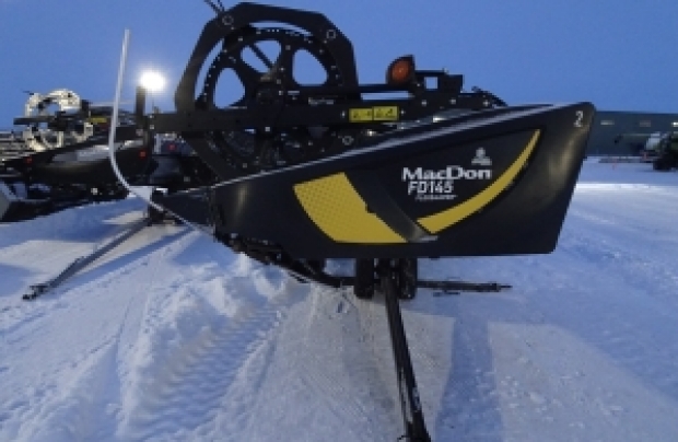2018 MacDon Header Combine FD145