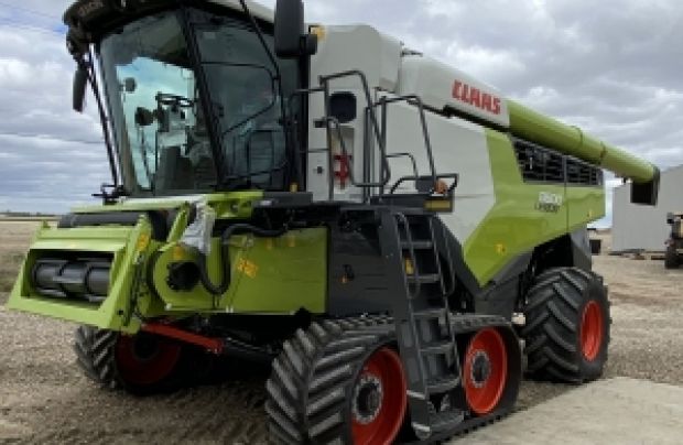 2022 CLAAS Combine 8600TT
