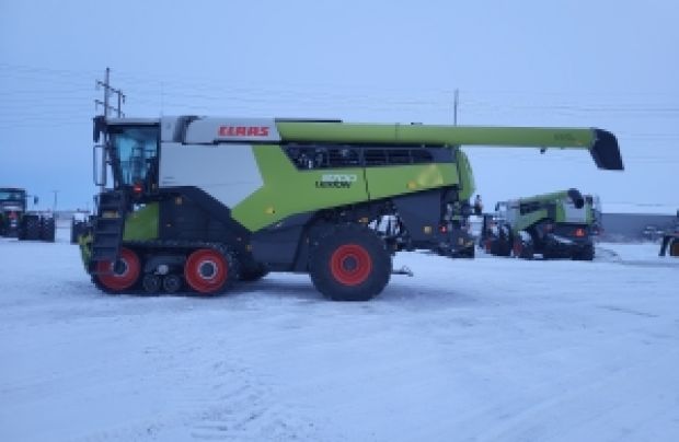 2022 CLAAS Combine 8700TT