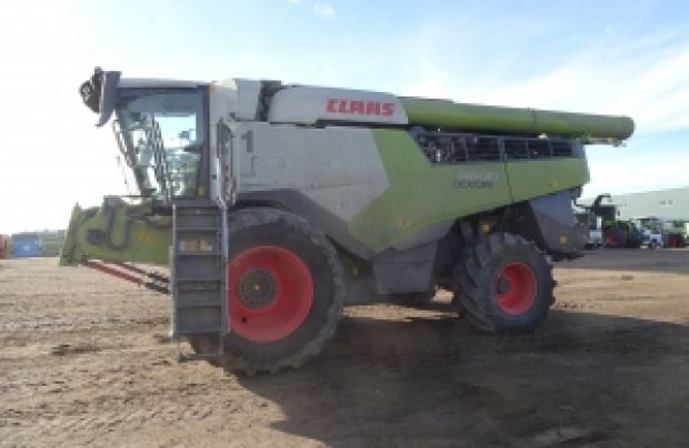 2024 CLAAS Combine 8600