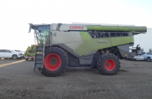 2024 CLAAS Combine 8600