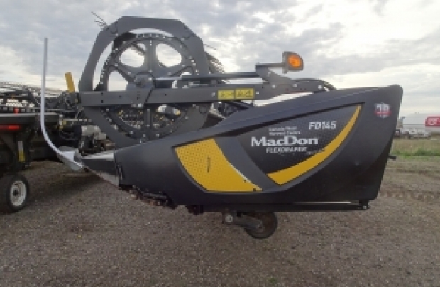 2019 MacDon Header Combine FD145