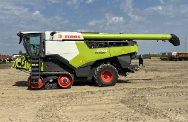 2023 CLAAS Combine 8700TT