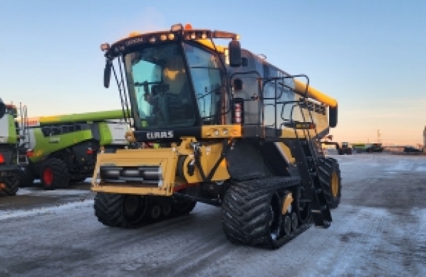 2018 CLAAS Combine 760TT