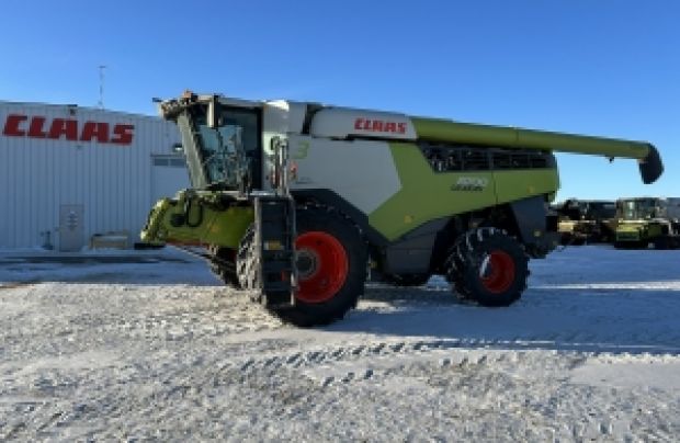 2020 CLAAS Combine 8700