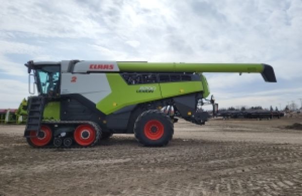 2022 CLAAS Combine 8700TT