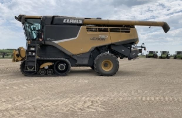 2018 CLAAS Combine 780TT