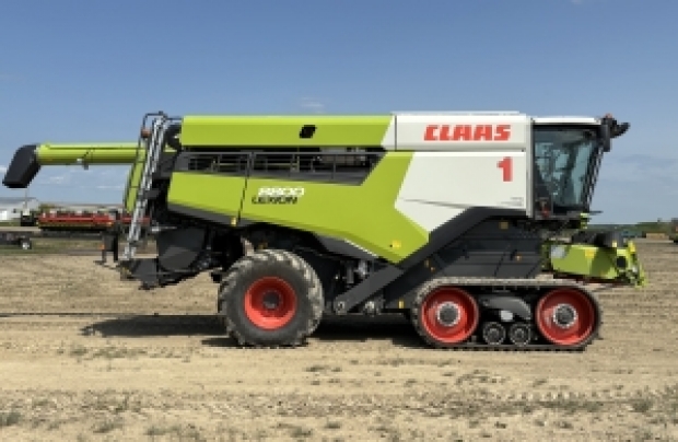 2022 CLAAS Combine 8800TT