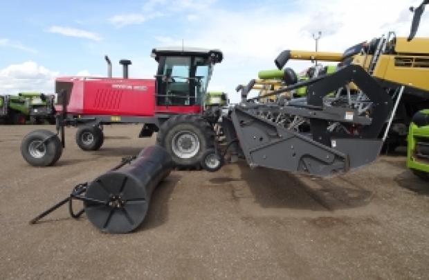 2013 Massey Ferguson Windrower WR9740