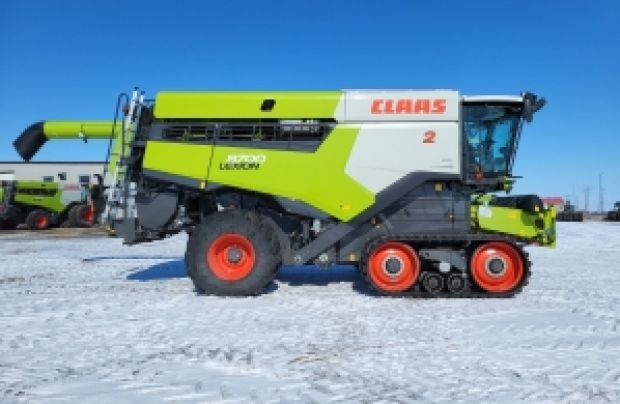 2021 CLAAS Combine 8700TT