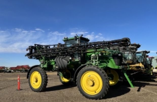 2010 John Deere Sprayer/High Clearance 4730