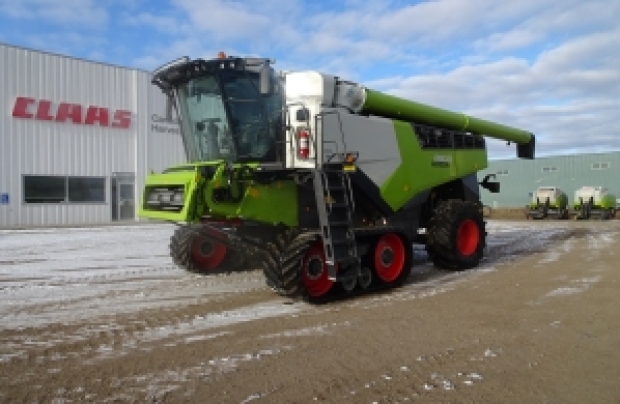 2022 CLAAS Combine 8800TT